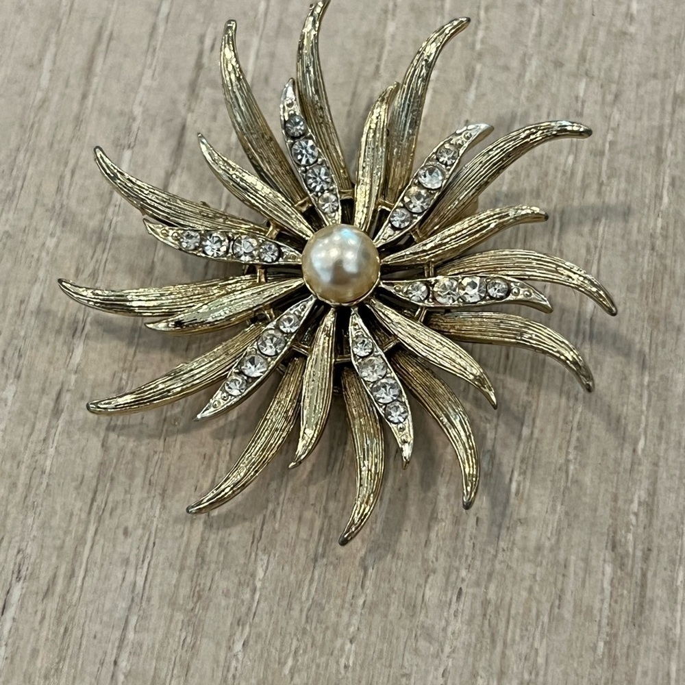 Vintage Lisner Rhinestone, Pearl Starburt Spiral Brooch